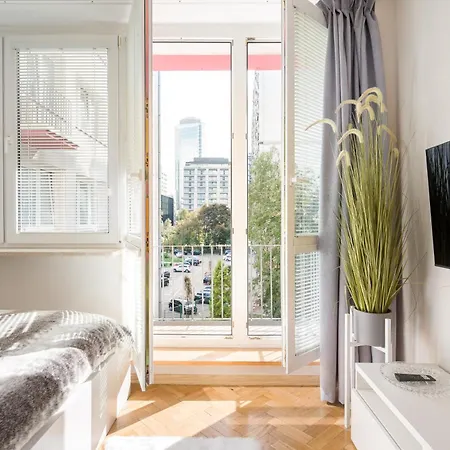 Krochmalna Spacious By Bookinghost *