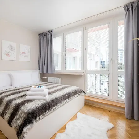 Krochmalna Spacious By Bookinghost ורשה