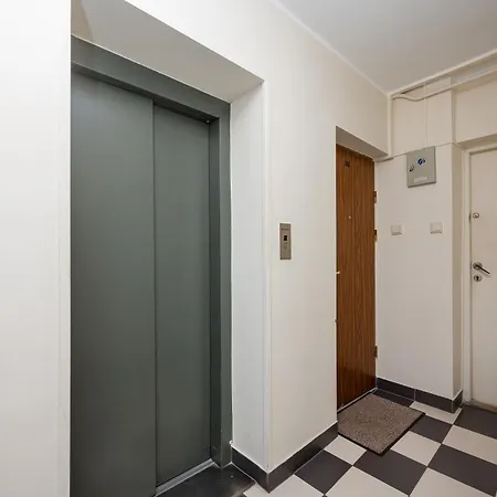 דירה Krochmalna Spacious By Bookinghost