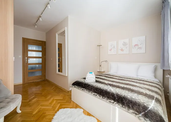 Krochmalna Spacious By Bookinghost Apartman *