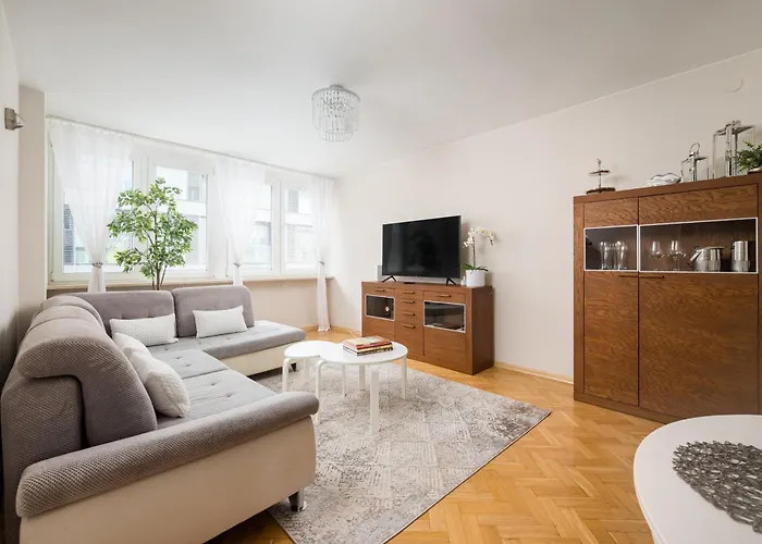 Krochmalna Spacious By Bookinghost Apartman