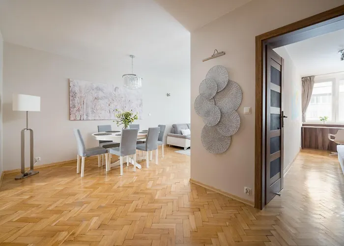 Krochmalna Spacious By Bookinghost Apartman