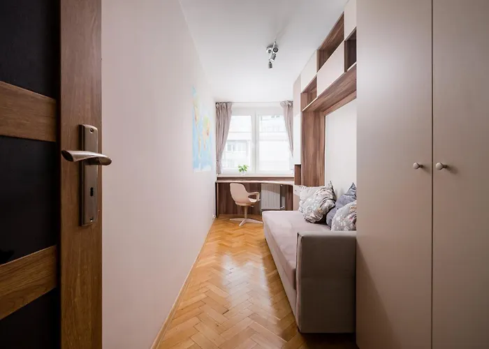 Krochmalna Spacious By Bookinghost Apartman