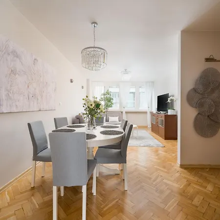 Krochmalna Spacious By Bookinghost * Warschau